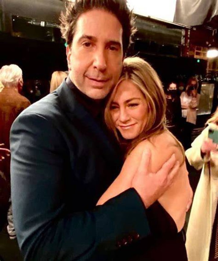 Are jennifer aniston and david schwimmer married?