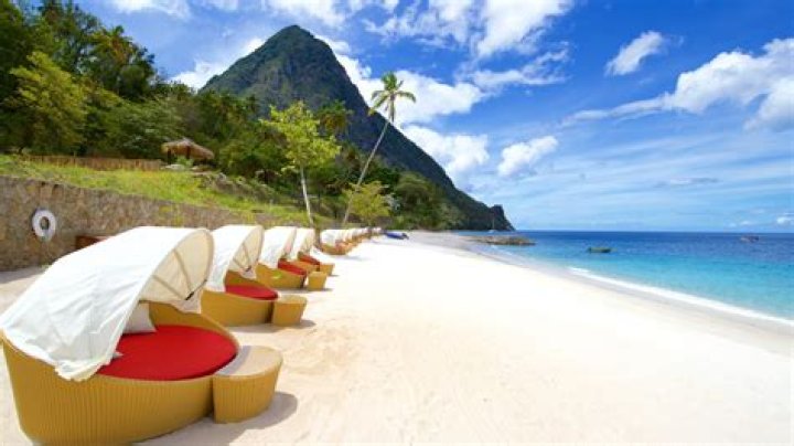 Can i travel to st lucia right now?