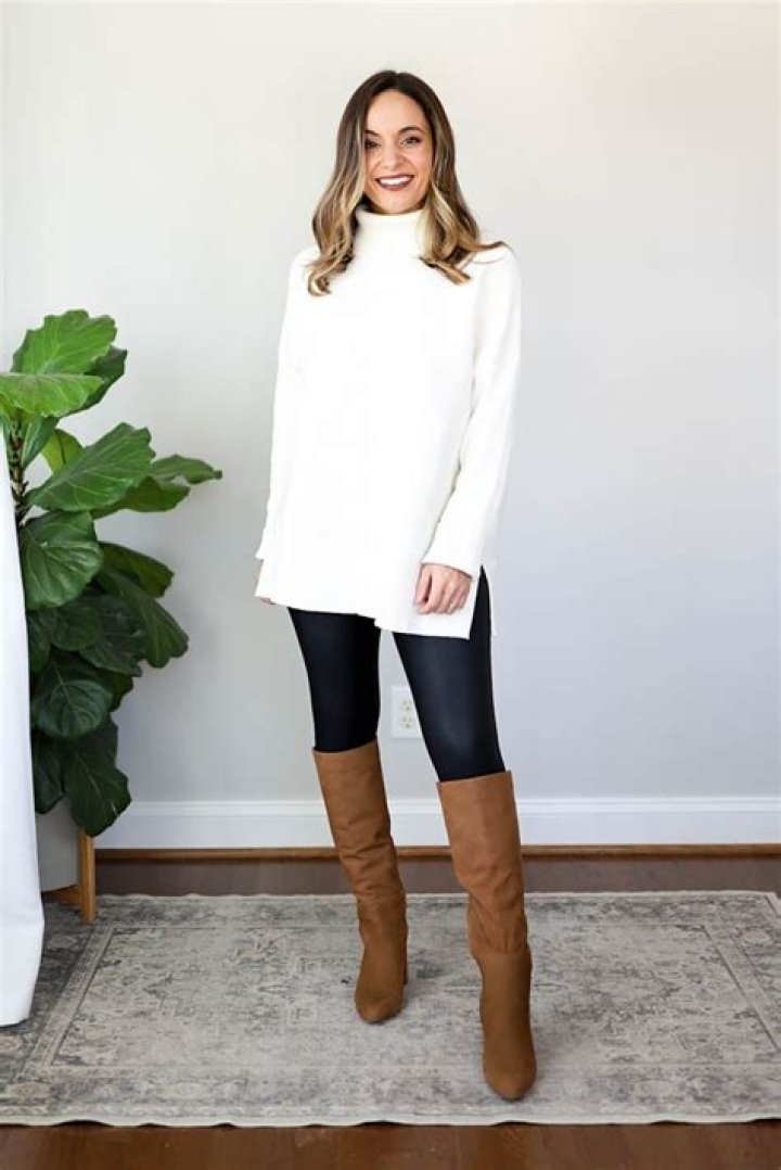 Can petites wear turtlenecks?