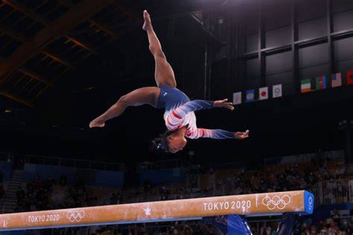 Can skinner replace biles on vault?