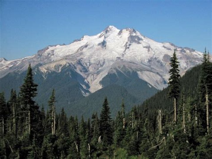 Can you see glacier peak from seattle?