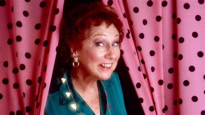 Could jean stapleton really sing?