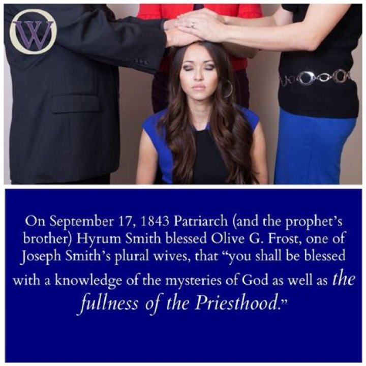 Did hyrum smith have plural wives?