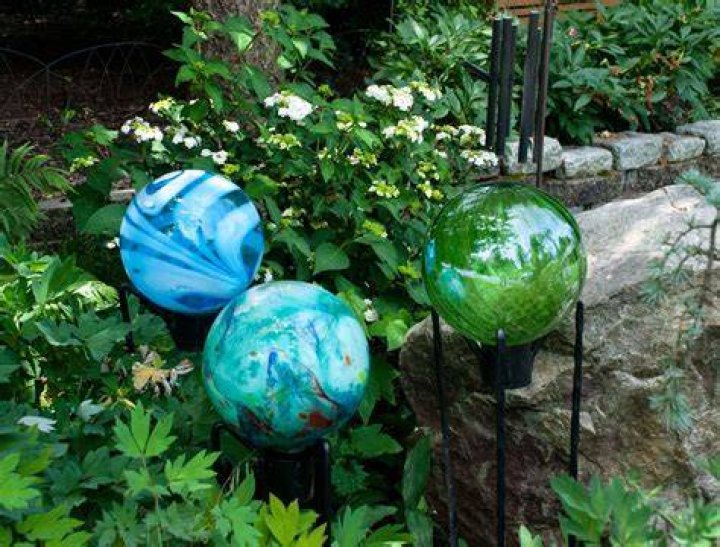 Do gazing balls break?