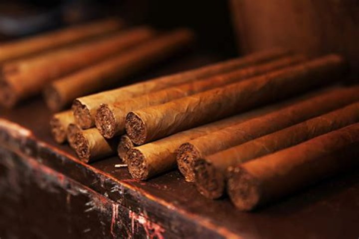 Do hand rolled cigars have nicotine?