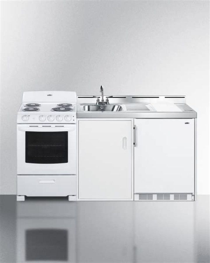 Do kitchenettes have ovens?