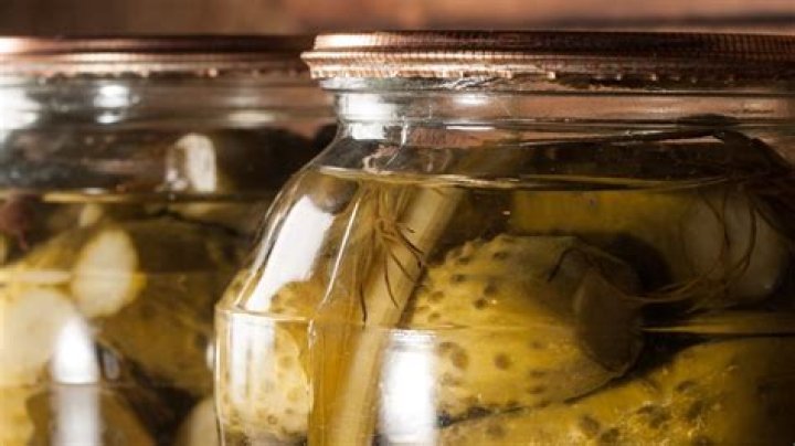 Do pickle jar smell?