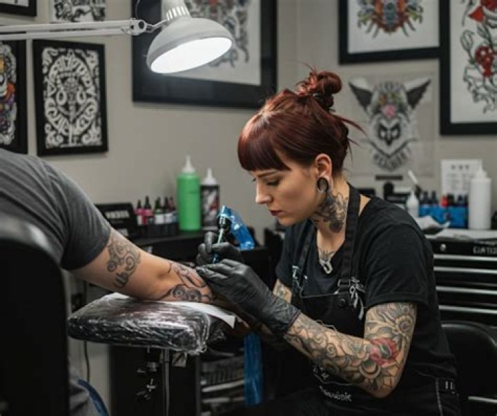 Do tattooists make good money?
