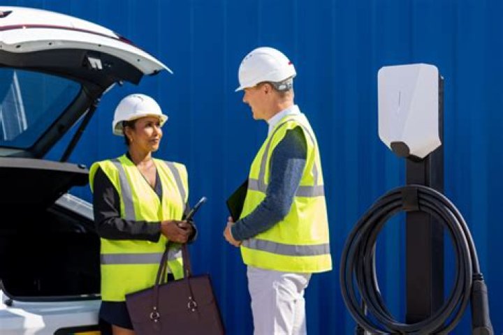 Do unconnected charger use electricity?