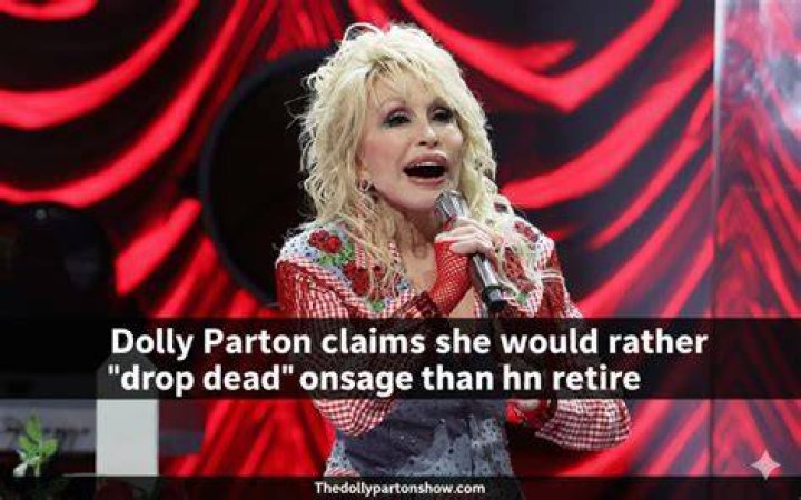 Does dolly parton still tour?