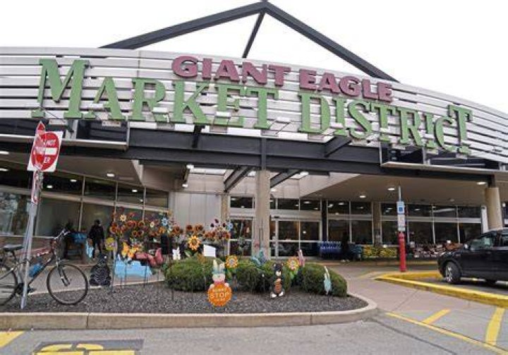 Does giant eagle sell post gazette?