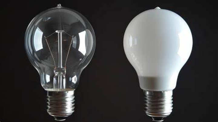Does incandescent light bulb have mercury?