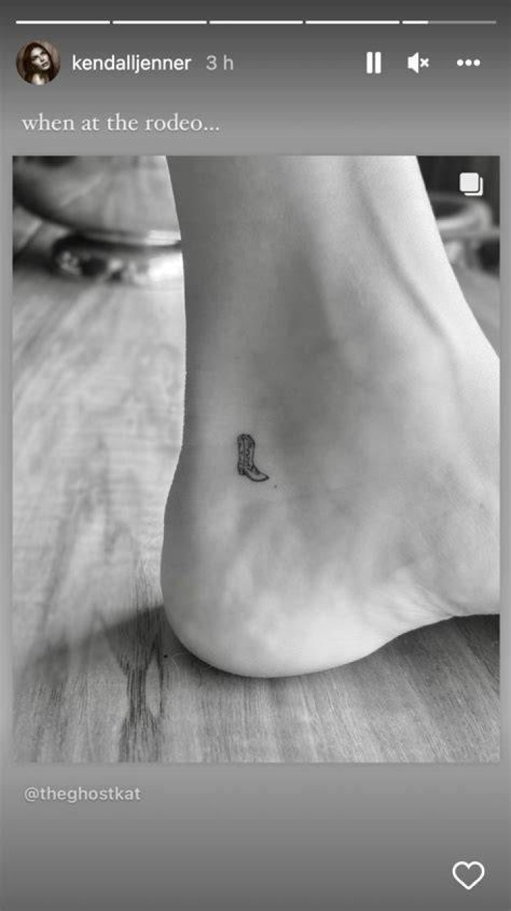 Does kendall have a tattoo?