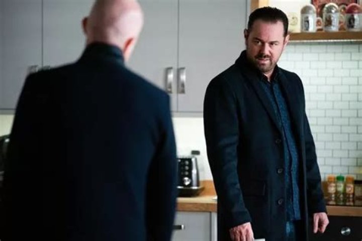 Does max leave eastenders?
