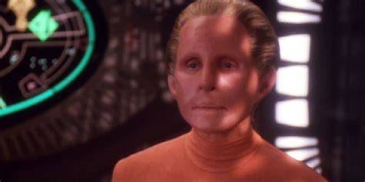 Does odo go back to being a changeling?