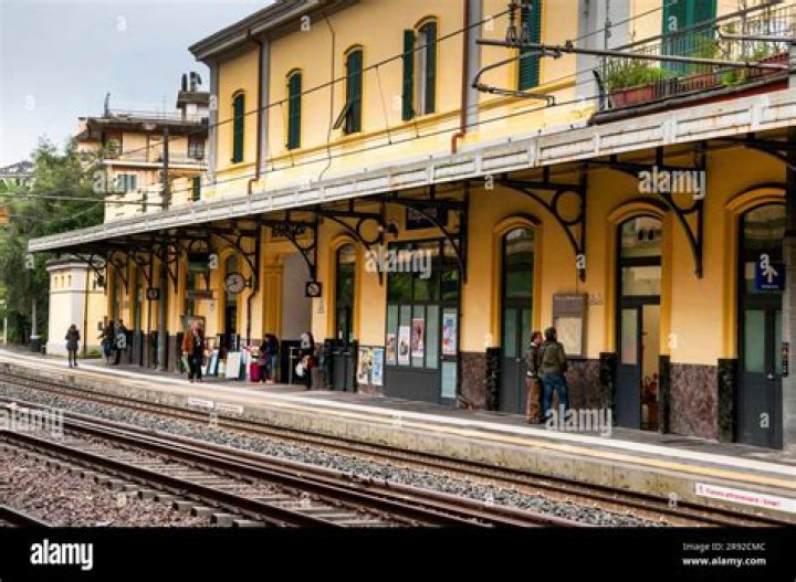 Does rapallo have a train station?