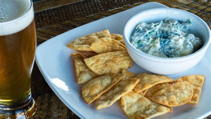 Does saugatuck brewing have food?