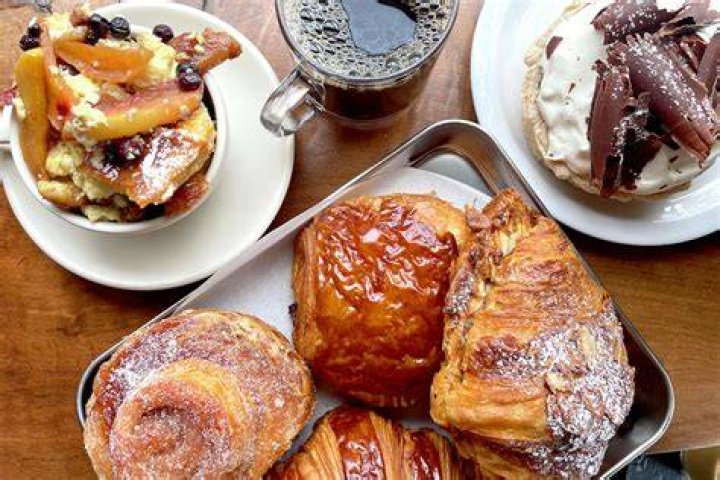 Does tartine bakery ship?