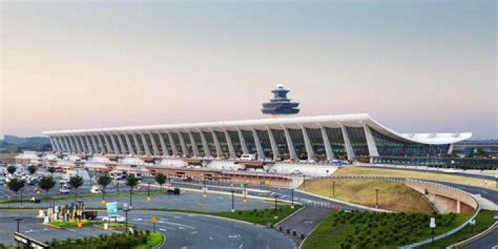 How big is dulles airport?