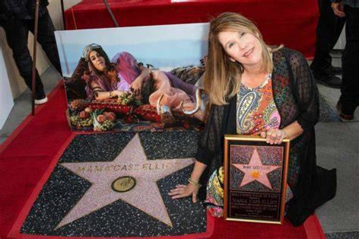 How big was mama cass?