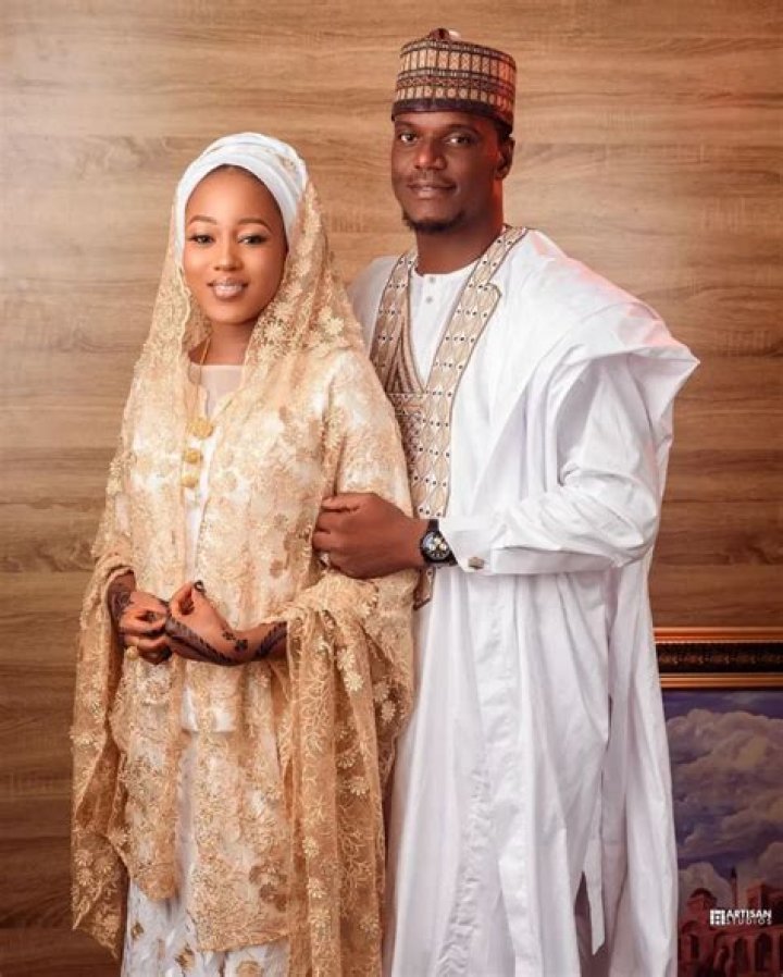 How hausa tribe dress?
