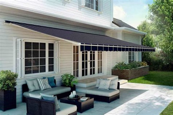 How much do sunsetter retractable awnings cost?