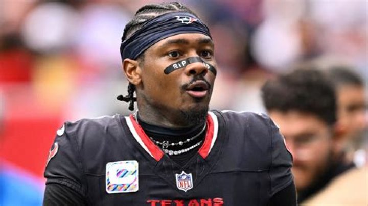 How old is diggs?
