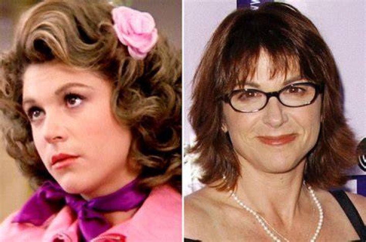 How old was dinah manoff in grease?