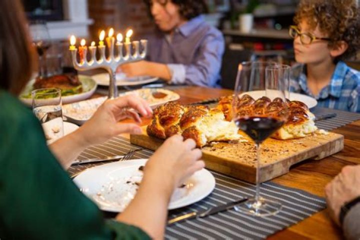 How to eat challah?