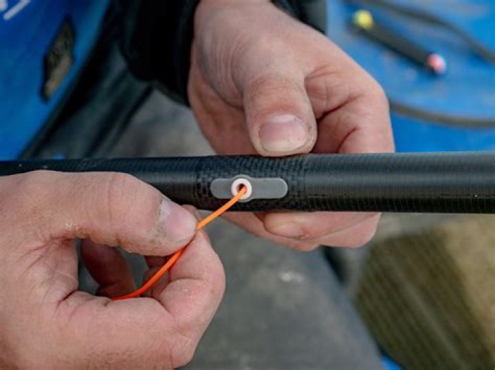 How to elasticate a telescopic pole?