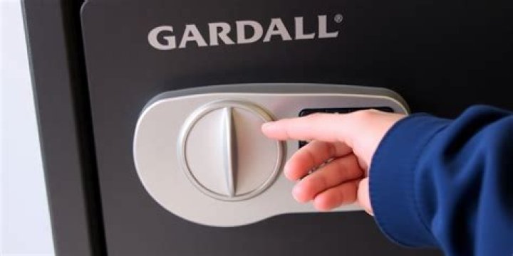 How to open gardall safe?