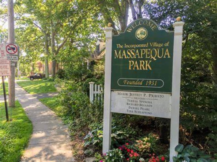 Is massapequa in long island?