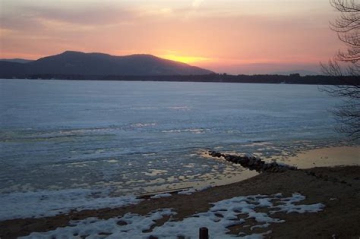 Is ossipee lake frozen?