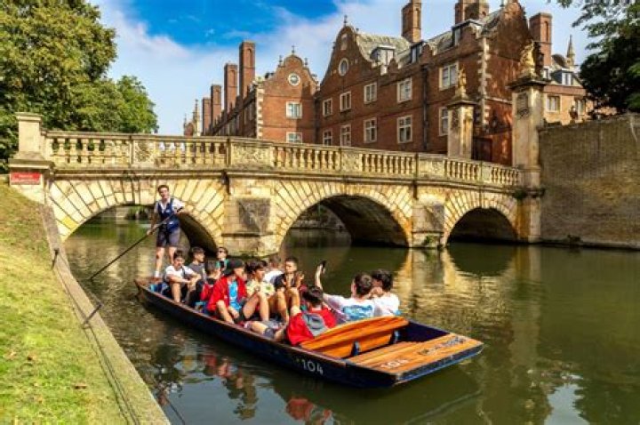 Is punting in cambridge all year round?