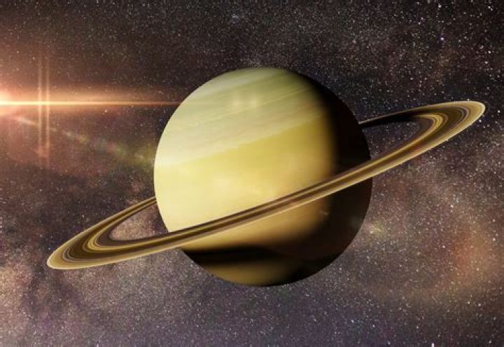Is saturn's atmosphere thick or thin?