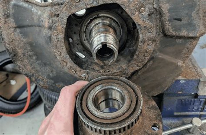 Is there a left and right wheel bearing?