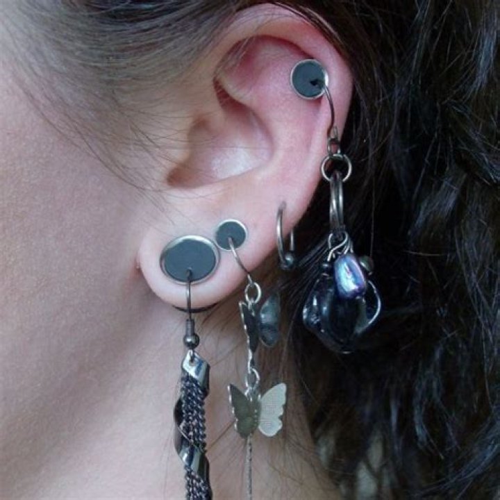 Should i wear dangling earrings?
