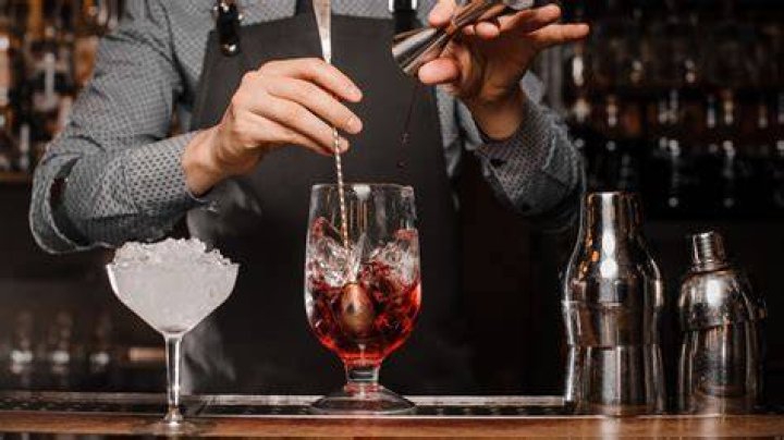 Should manhattan be shaken or stirred?