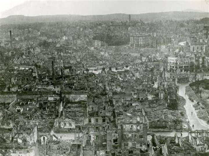 Was gravesend bombed in ww2?