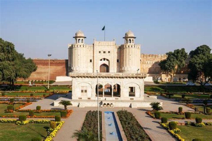 Was lahore part of punjab?
