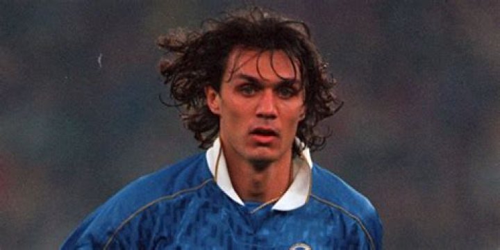 Was maldini right footed?