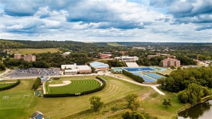What college is in decorah?