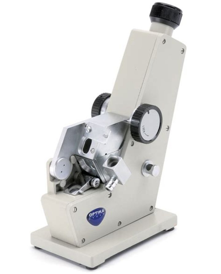 What is abbe refractometer?