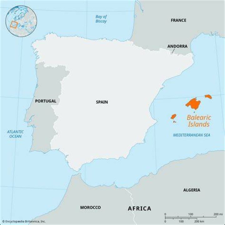 What is the difference between the canary islands and the balearic islands?