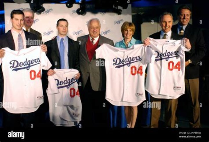 When did frank mccourt sell the dodgers?