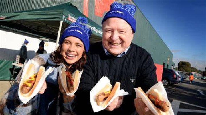 When does bunnings have snags?