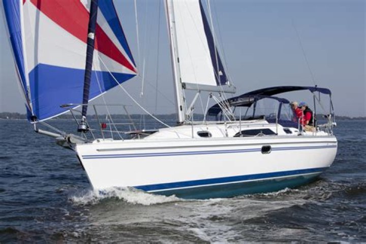 Where are catalina sailboats made?