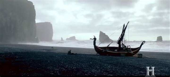 Where does flokis boat land?