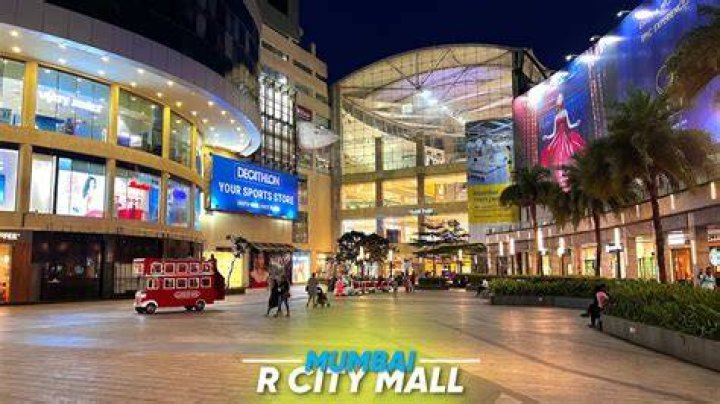 Where is r city mall?
