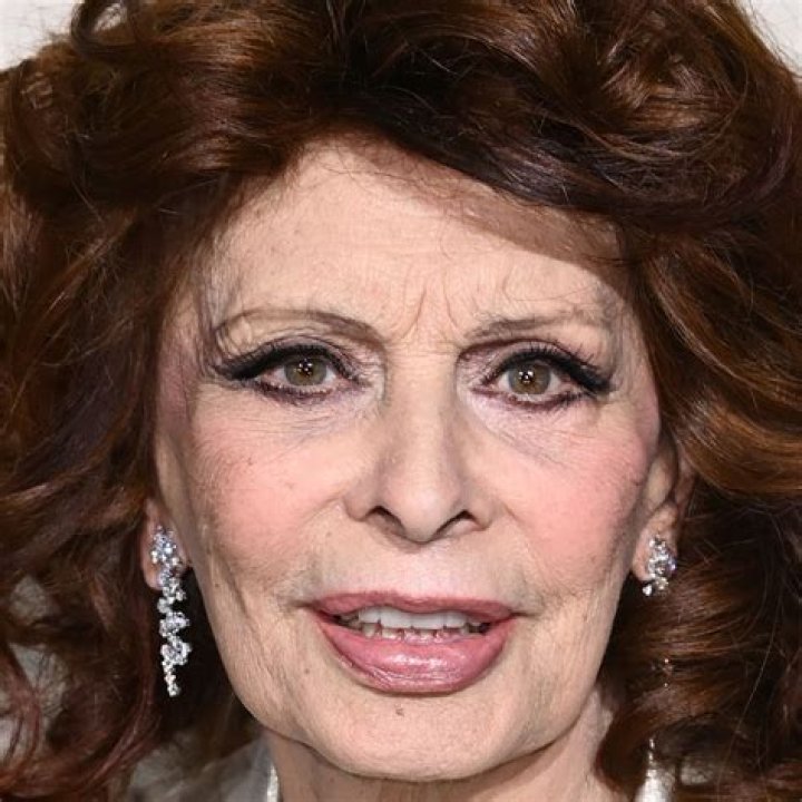 Where sophia loren lives?